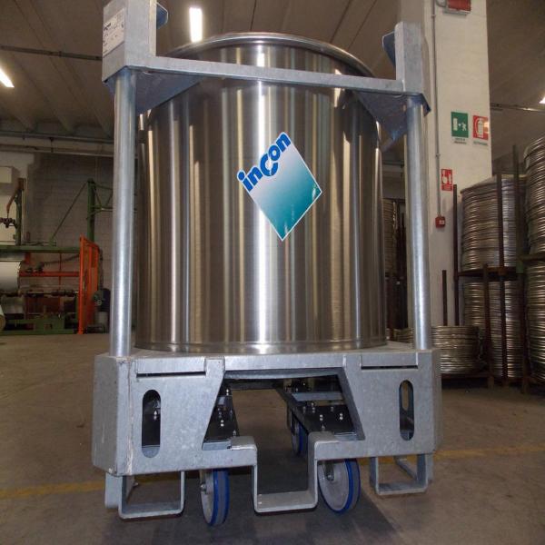 Бак из нержавейки на колесах